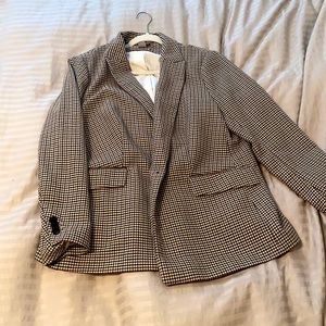 Oversized houndstooth H&M blazer perfect for fall professor vibes!